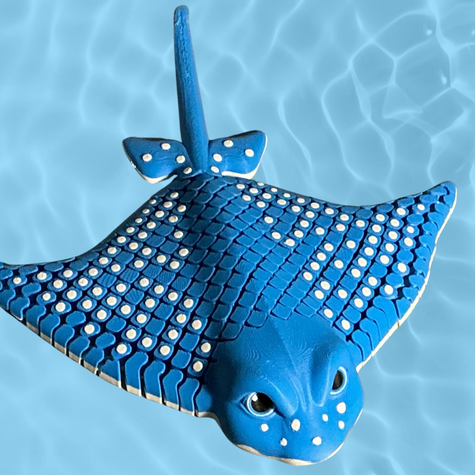 Articulated Sea Life - Handcrafted Igor the Spotted Eagle Ray - Delightful Ocean-Themed Decor - Ideal Gift for Marine Enthusiasts